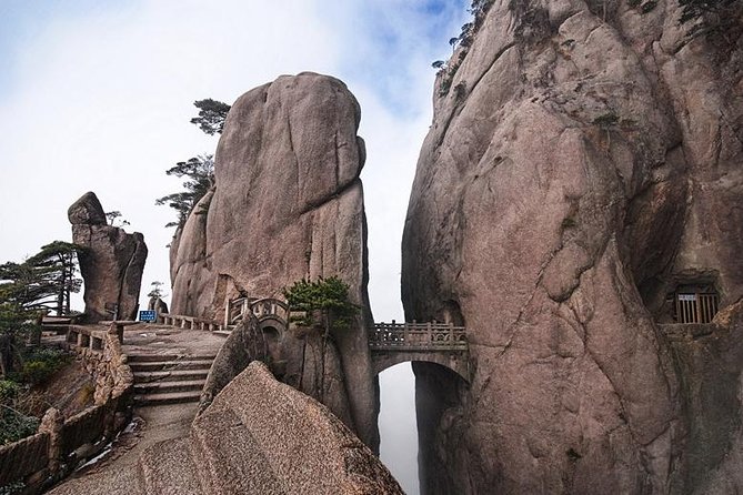 3-Day Yellow Mountains, Hongcun Village and Tunxi Ancient Street Private Tour - Hotels on the mountain: Beihai vs Xihai New Wing