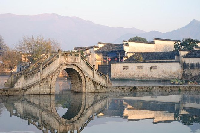 3-Day Yellow Mountains, Hongcun Village and Tunxi Ancient Street Private Tour - What to expect from the walking and what to pack