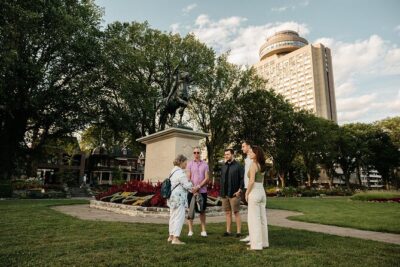 5-course Progressive Dinner on Grande-Allée and History Tour - The 5:15 pm start: fountain meet-up and smart casual reality
