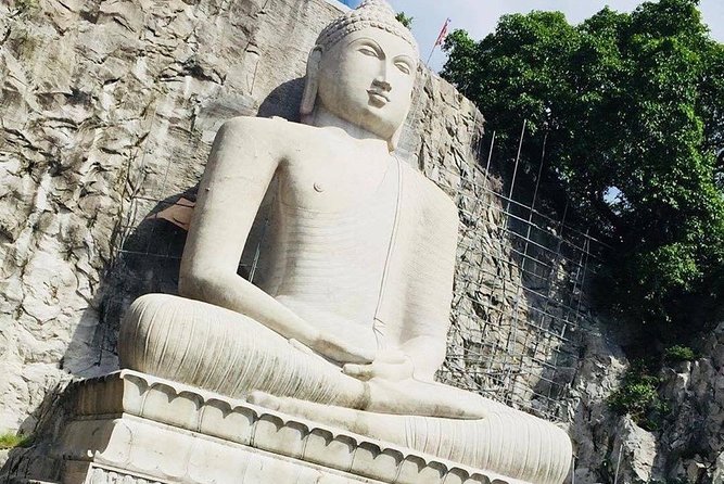 6-Day Sri Lanka Heritage Private Tour - Kandy’s Sacred Tooth Temple and Lake Stops: A Cultural Afternoon That Fits