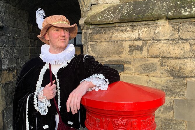 A Historical tour of Warwick with Queen Elizabeth's Secret Lover - East Gate Pillar Box: when everyday details become clues