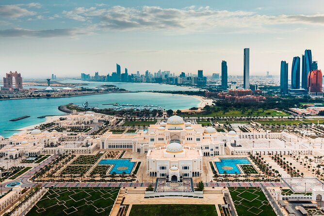 Abu Dhabi Full Day Tour & Heritage Village from Dubai with Lunch - Yas Mall and lunch: how the included meal works for your schedule