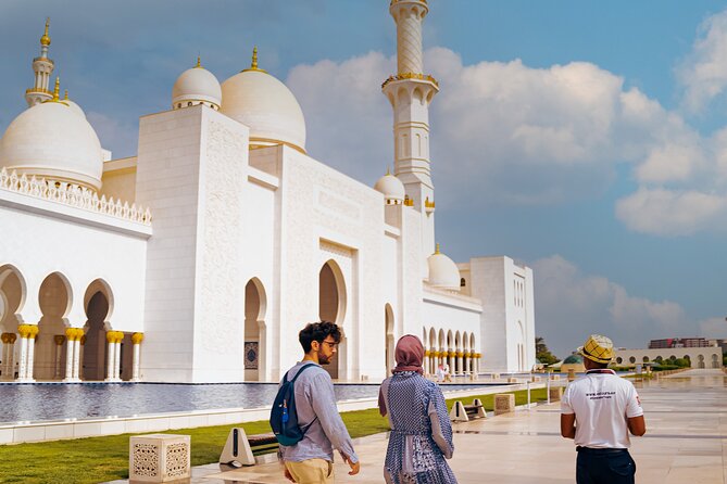 Abu Dhabi Sightseeing Tour: Sheikh Zayed Mosque, Heritage Village & Dates Market - Why This Half-Day Abu Dhabi Tour Works for First Timers