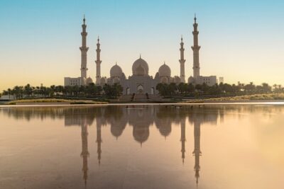 Abu Dhabi Sightseeing Tour: Sheikh Zayed Mosque, Heritage Village & Dates Market - Hotel Pickup, Air Conditioning, and the Timing Reality