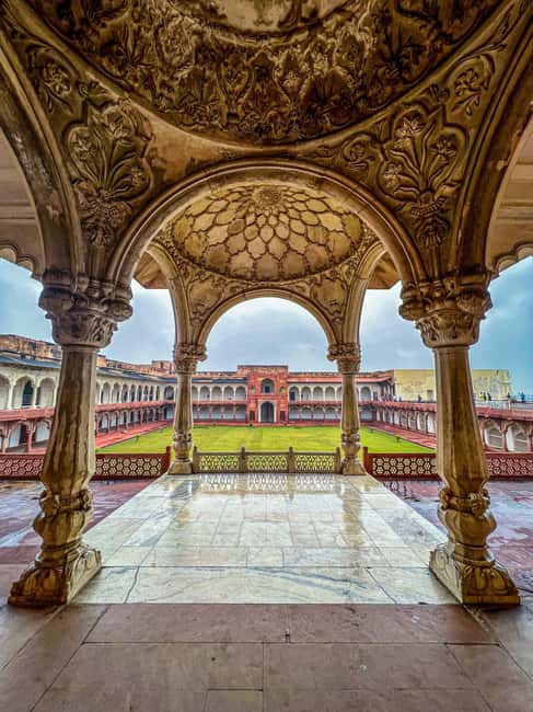 Agra Fort: Guided UNESCO Heritage Walking Tour - Agra Fort in 60 Minutes: What This Tour Really Covers