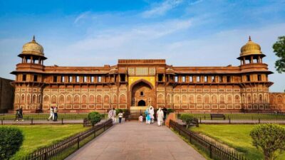 Agra Fort: Guided UNESCO Heritage Walking Tour - Entering Through Amar Singh Gate and Getting Your Bearings Fast