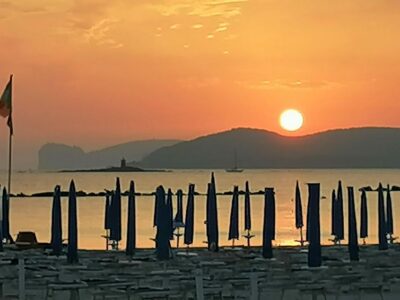 Alghero: walking tours around the ancient city - The core walk: beautiful corners with real context