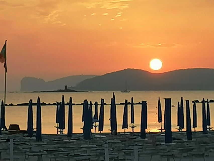 Alghero: walking tours around the ancient city - The core walk: beautiful corners with real context