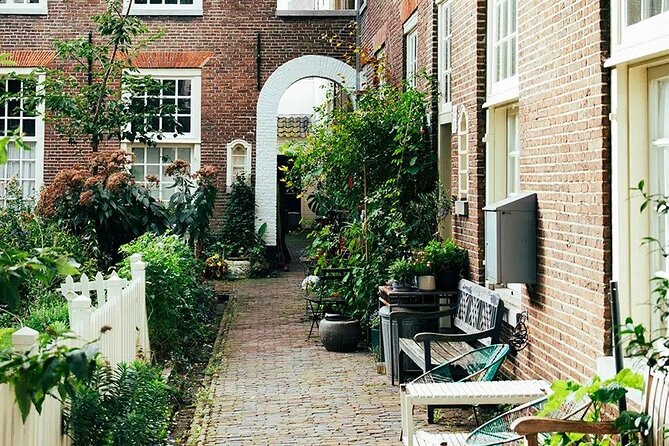 Amsterdam High-End Dutch Food & History Tour - Up to 8 guests - Tuesday to Friday: butcher-shop sausages, farmhouse cheeses, speakeasy wine, and Amsterdam fish