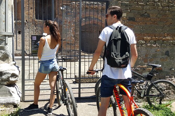 Ancient Appian Way and Roman Countryside E-Bike Tour - Catacombs of Saint Callixtus: Outside Views With a Respectful Tone