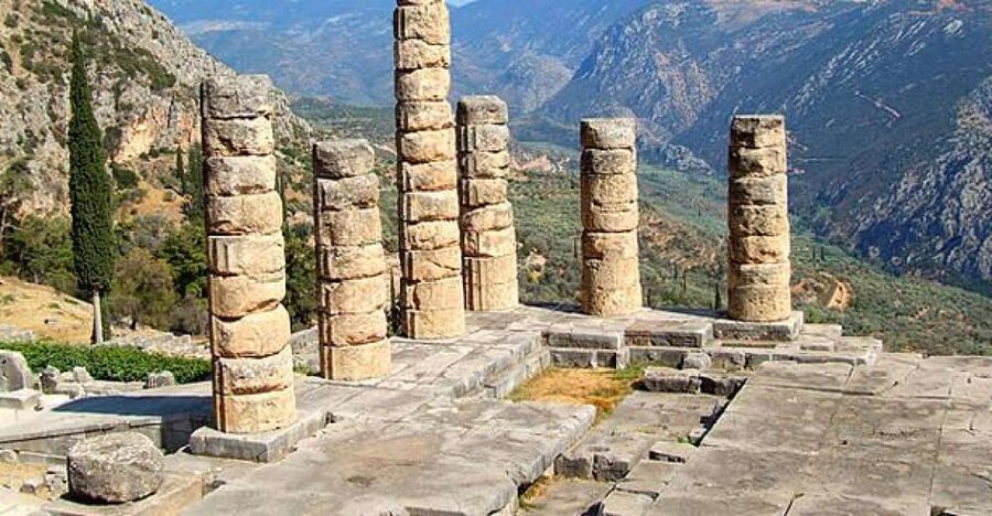 Ancient Delphi Full-Day Tour from Athens - The morning start and the drive through Thebes, Levadia, and Arachova