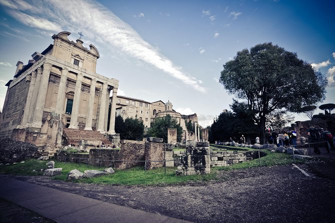 Ancient Rome Guided Tour: Colosseum, Forum and Palatine - Roman Forum: Via Sacra, Temples, and the Shape of Civic Life