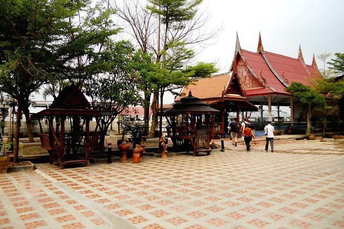 Ancient Wonders of Ayutthaya with Return Scenic River Cruise - Buffet lunch onboard: good energy, watch the temperature