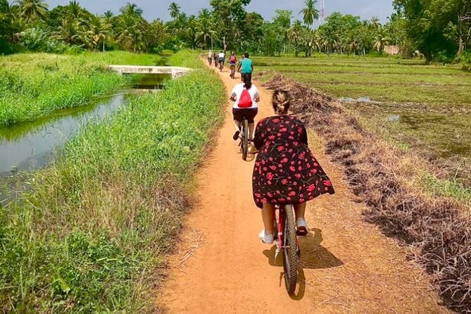 Anuradhapura Heritage Mountain bike / bicycle Tour - Should you catch this tour at sunset?