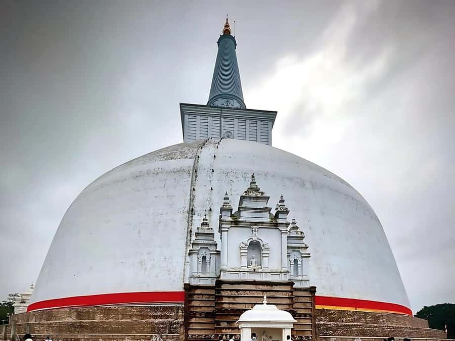 Anuradhapura: Tuk Tuk Tour - Ancient City with Audio Guide - Jaya Sri Maha Bodhi: The World’s Old Tree in the Spotlight