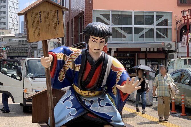 Asakusa: TOKYO SKYTREE Exploration after History Tour - Hozomon and Sensō-ji: comparisons that make prayer feel real