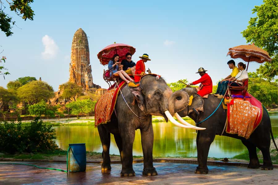 Ayutthaya Day Tour: Ancient Trade Route Temples River Cruise - Lunch in Ayutthaya: Royal-Kitchen Flavors and River Prawns