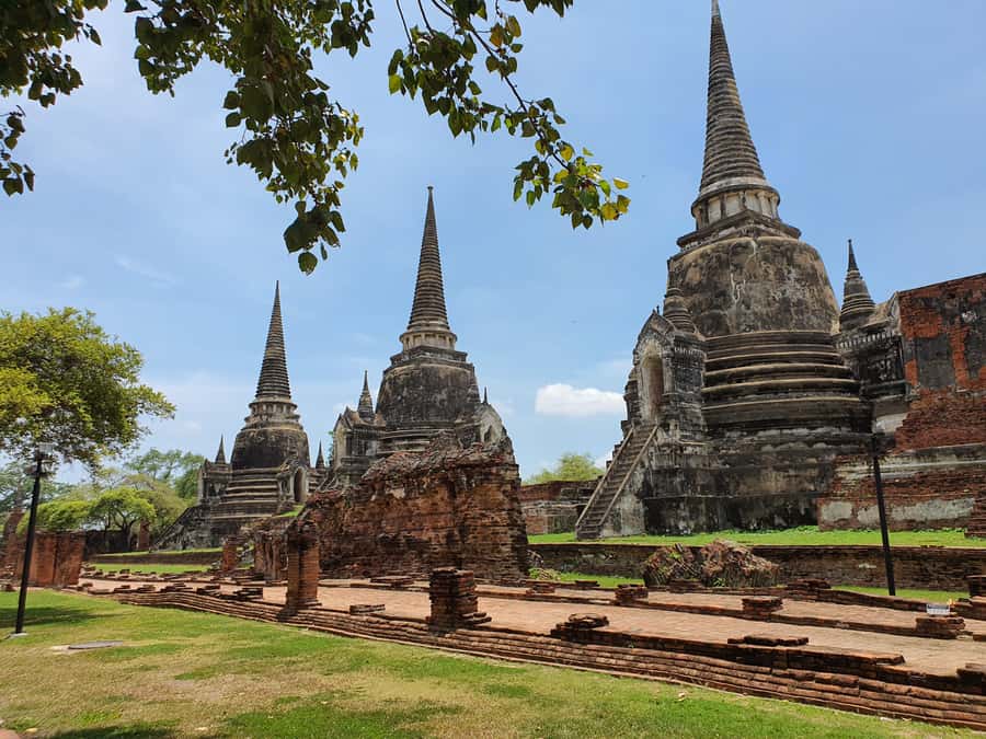 Ayutthaya Day Tour: Ancient Trade Route Temples River Cruise - Wat Chai Watthanaram: Khmer-Style Riverside Views for Your Camera