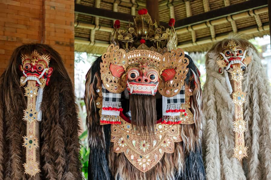 Bali: Tanah Lot UNESCO World Heritage Sites Full-Day Tour - Ulun Danu Bratan: standing on the edge of crater-lake “water beginnings”