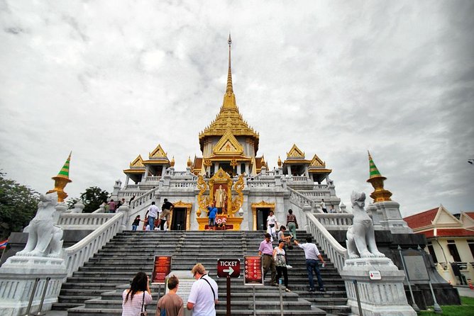 Bangkok Heritage Highlights: Grand Palace & Three Temples Tour - Stop 2: Wat Pho and the Reclining Buddha (Wat Phra Chetuphon)