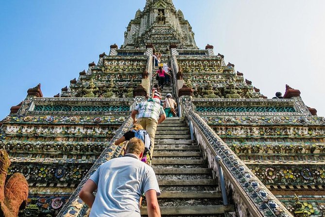 Bangkok’s Three Iconic Temples: Wat Traimit, Wat Pho & Wat Arun - Wat Traimit: The 5.5-Ton Solid Gold Buddha in Chinatown