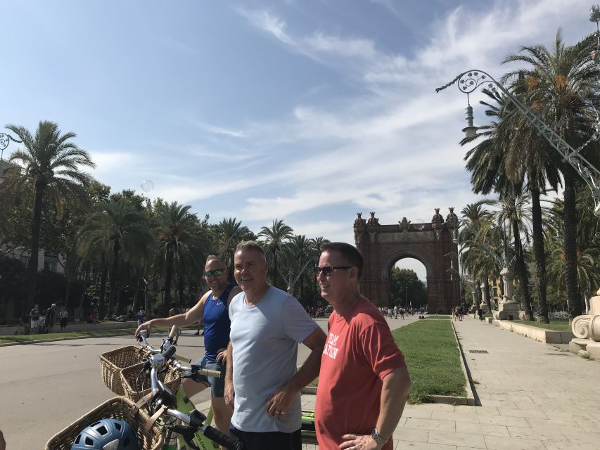 Barcelona: 2.5-Hour Bike or E-Bike Historical Tour - Parc de la Ciutadella: The Fountain and a Young Gaudí Thread
