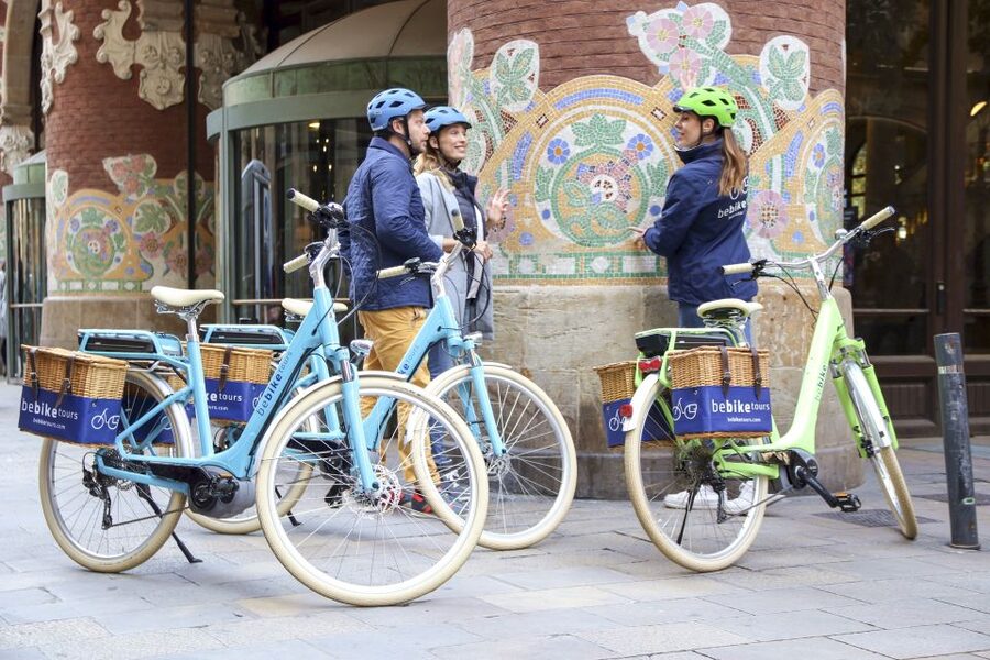 Barcelona: 2.5-Hour Bike or E-Bike Historical Tour - El Born and Mercat del Born: Medieval Streets, Modern Energy
