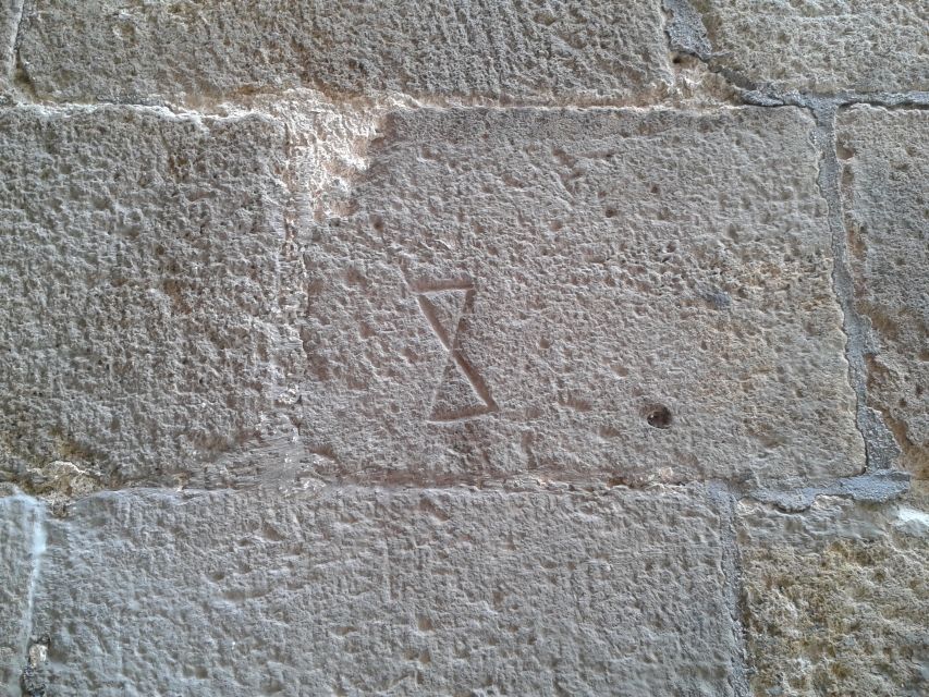 Barcelona: 3-Hour Esoteric, Spiritual & Historical Tour - Finding Templar and Masonic symbols in the Gothic cathedral