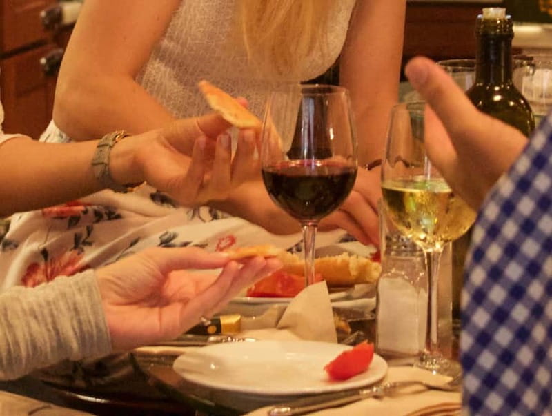 Barcelona: 3-Hour Sips, Sites & Bites Food & History Tour - Finding the Meeting Point Outside 7 Portes in Barceloneta
