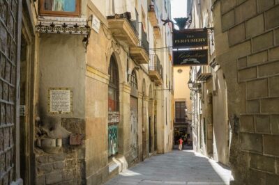 Barcelona Jewish & Gothic Tour - El Call (Jewish Quarter): hidden alleys with a medieval spine