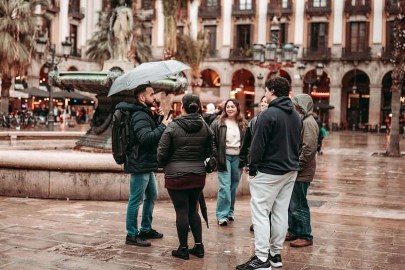 Barcelona: Tipsy Tapas & History Tour in the Gothic Quarter - Stop 4 tapas tasting: seafood and bold, shareable bites