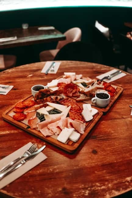 Barcelona: Tipsy Tapas & History Tour in the Gothic Quarter - La Rambla finish: live music, one last pairing, and a smooth landing