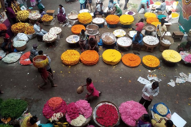 Bengaluru Pete City Market Half-Day Walking Tour - Silk weaving and jewelry workshops: see craft as a working skill