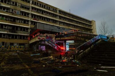 Berlin: Urbex Abandoned Places & History Tour - Your 3-hour route: tunnels first, then rooftops