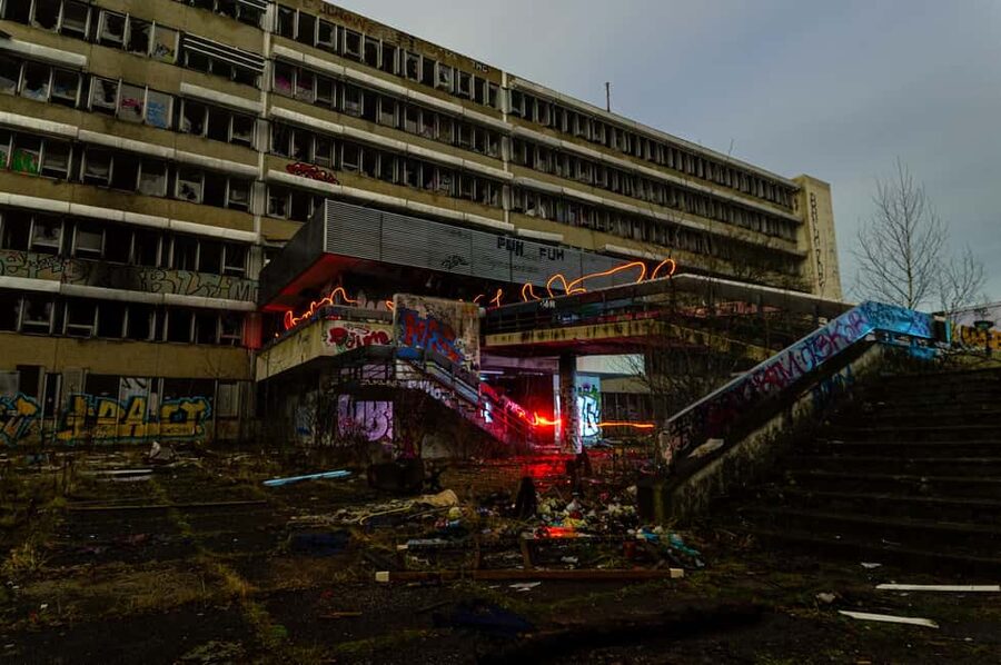 Berlin: Urbex Abandoned Places & History Tour - Your 3-hour route: tunnels first, then rooftops