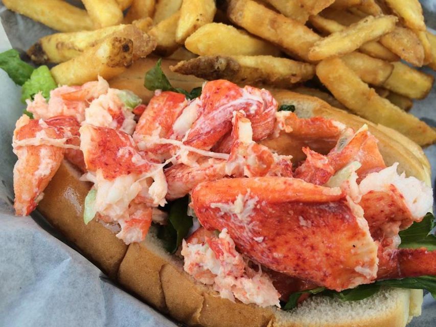 Boston: Iconic Food Tasting & History Tour - Downtown - A downtown walk that uses food as your map