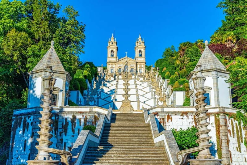 Braga and Guimarães - The Heritage Tour - A day that runs like a story: Porto to Braga to Guimarães