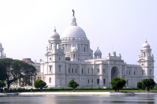 British Raj Heritage walk in Kolkata with guide - Job Charnock’s Mausoleum: A Founder Story You’ll Remember