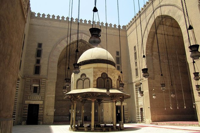 Cairo Half Day Tours visit Islamic Cairo & ancient mosques - Stop 1: Salah El-Din Citadel and Mohamed Ali Mosque (Alabaster Mosque)