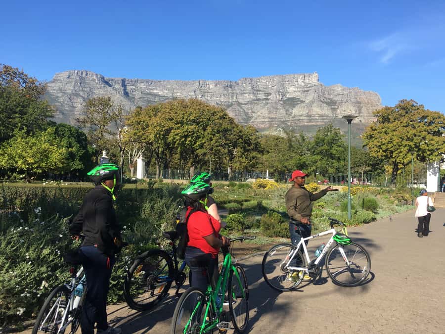 Cape Town Guided City Cycling Heritage Tour - Private Tour - Bo-Kaap: color, curries and spices, plus a snack stop
