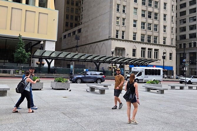 Chicago Architecture and True Crime Tour - Weather-proofing: why this tour works in cold Chicago