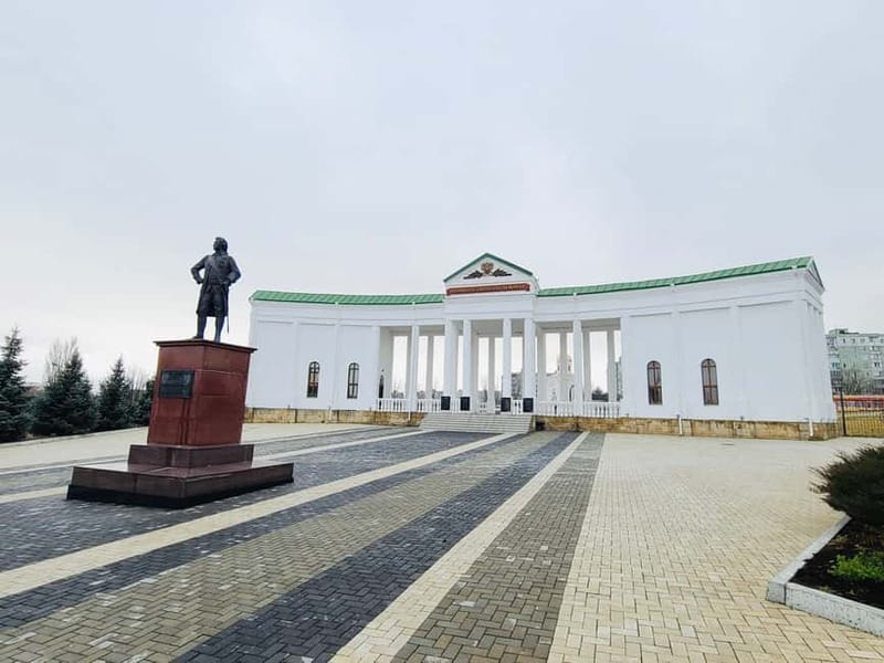 Chisinau: Discover Soviet Heritage of Transnistria - Soviet-style lunch: what to expect and how to budget for it