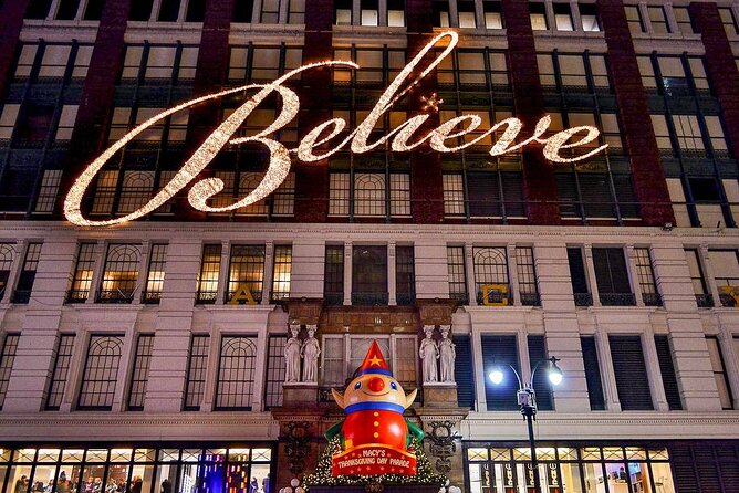 Christmas in New York: Private Holiday History Tour - Guide style and what you get in the conversation