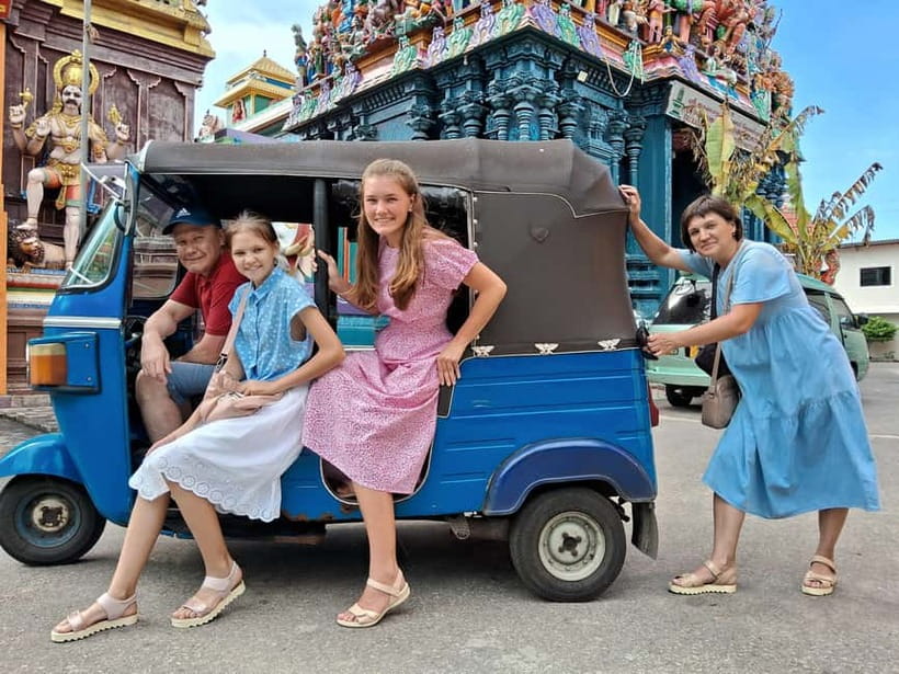 Colombo Heritage &Culture City Tour by Tuk Tuk ALL INCLUSIVE - Gangaramaya Temple: why its mix of styles is the real lesson