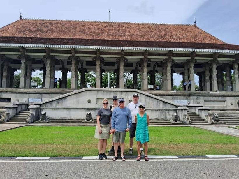 Colombo Heritage &Culture City Tour by Tuk Tuk ALL INCLUSIVE - Tea stops, Laksala, Pettah Market, and a quick gem lesson
