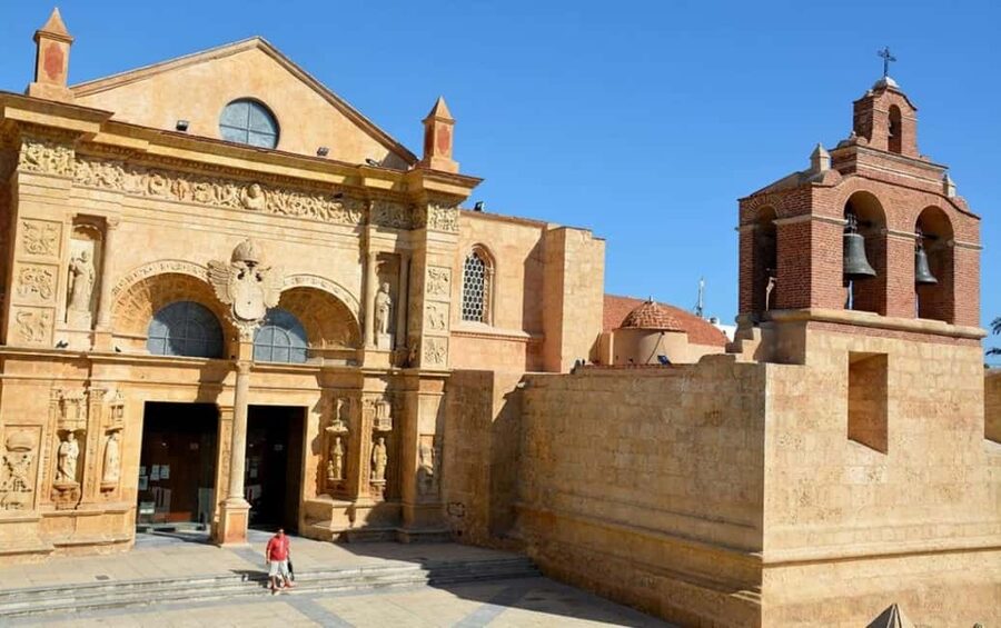 Colonial Zone: Historical Tour with a visit to the Columbus Lighthouse and Tres Ojos Park - Key things that make this tour worth your time