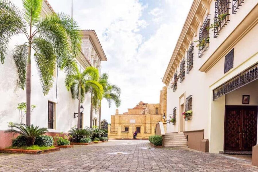 Colonial Zone: Historical Tour with a visit to the Columbus Lighthouse and Tres Ojos Park - FAQ