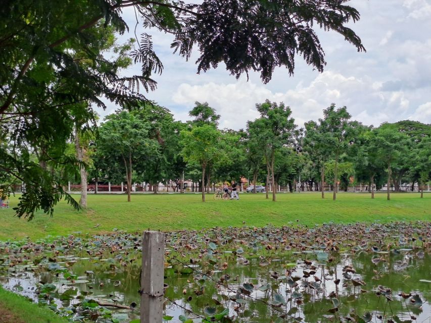 Colors of Ayutthaya: UNESCO Heritage 6 hour Bicycle Tour - Lunch at a Riverside Restaurant (Plus Market Snacks)