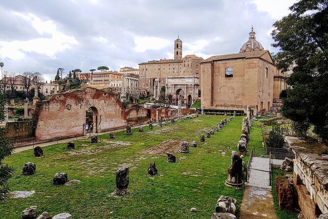 Colosseum & Ancient Rome Guided Walking Tour - Small-group feel: the difference between hearing and guessing