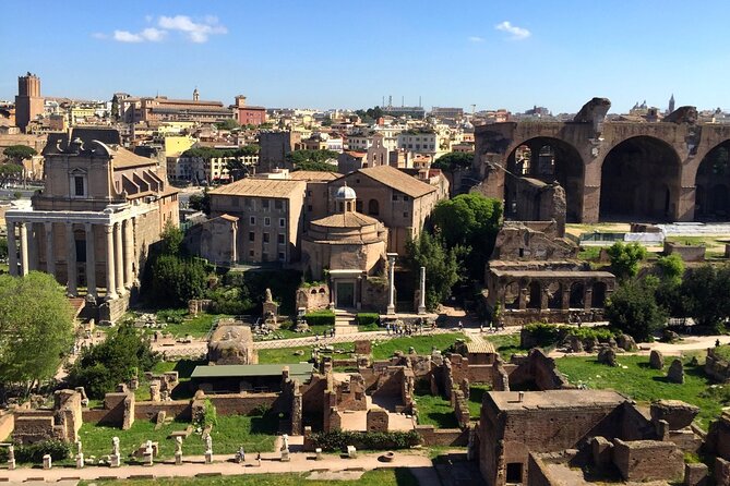 Colosseum Gladiator's Arena and Ancient Rome VIP Guided Tour - Meeting point reality: Piazza del Colosseo has a trap